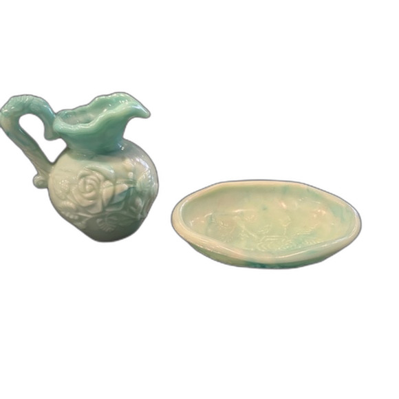 AVON Milk Glass Victorian Rose Pattern Pitcher & Soap‎ Dish - Picture 3 of 14